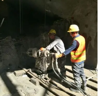 千山水下抗分散灌浆料特点 水下不分散注浆料介绍